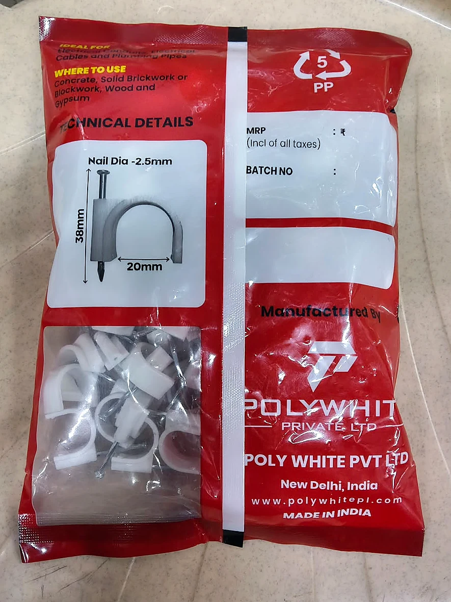 Back of the Polywhite 20mm cable clip package