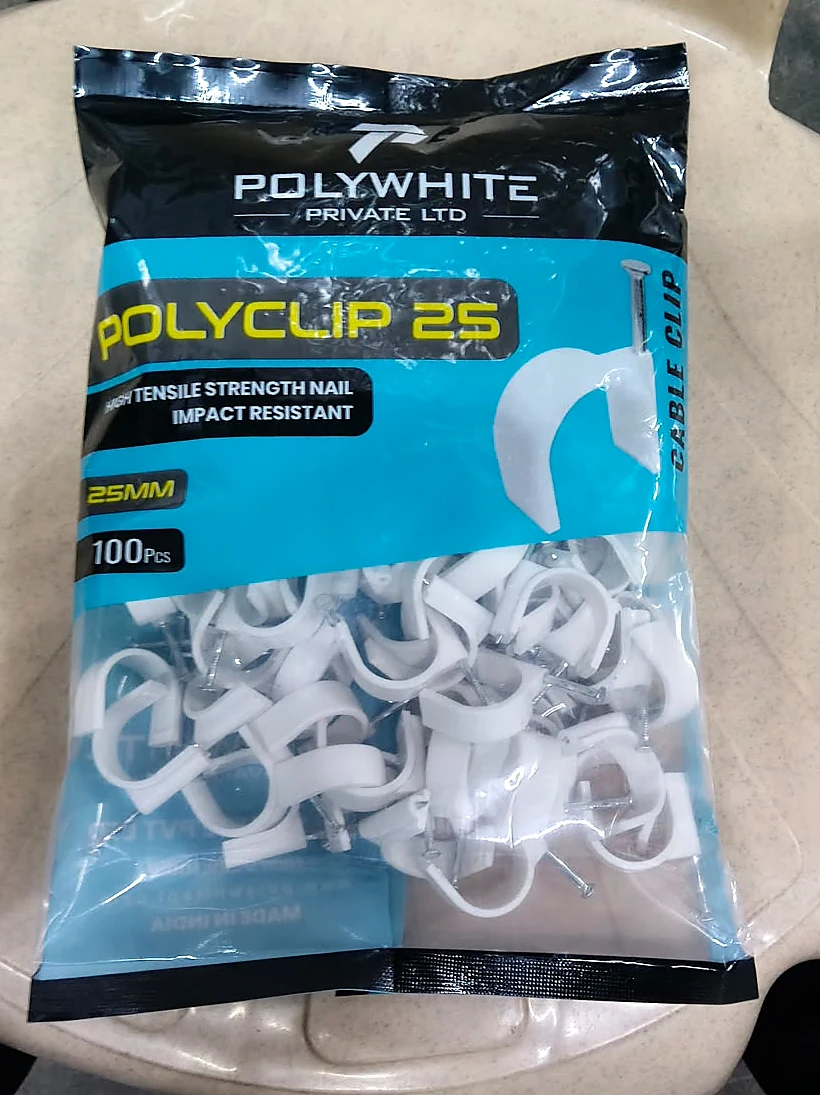Front of the Polywhite 25mm cable clip package